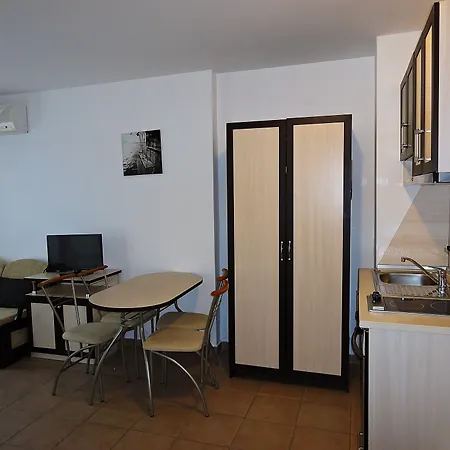 Summer Dreams -apartcomplex 3* סאני ביץ'