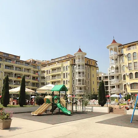 Summer Dreams -apartcomplex